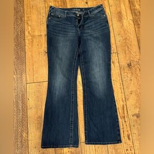 Size 16 regular bootcut Maurice’s jeans